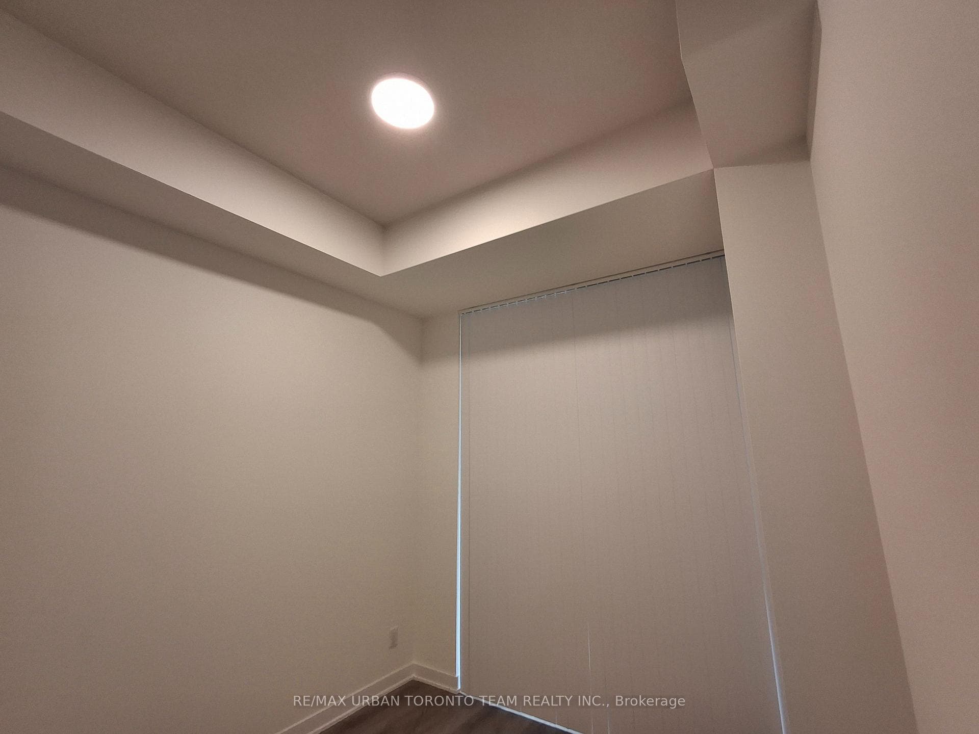 180 Front Street Unit 518 photo 6