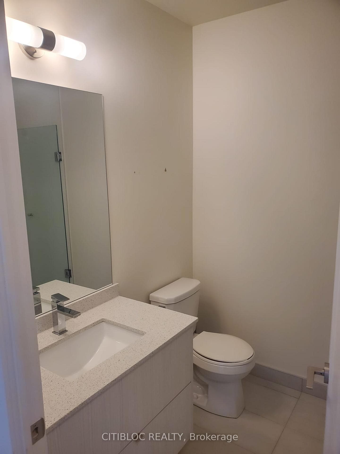 330 Richmond Street Unit 2710 photo 21