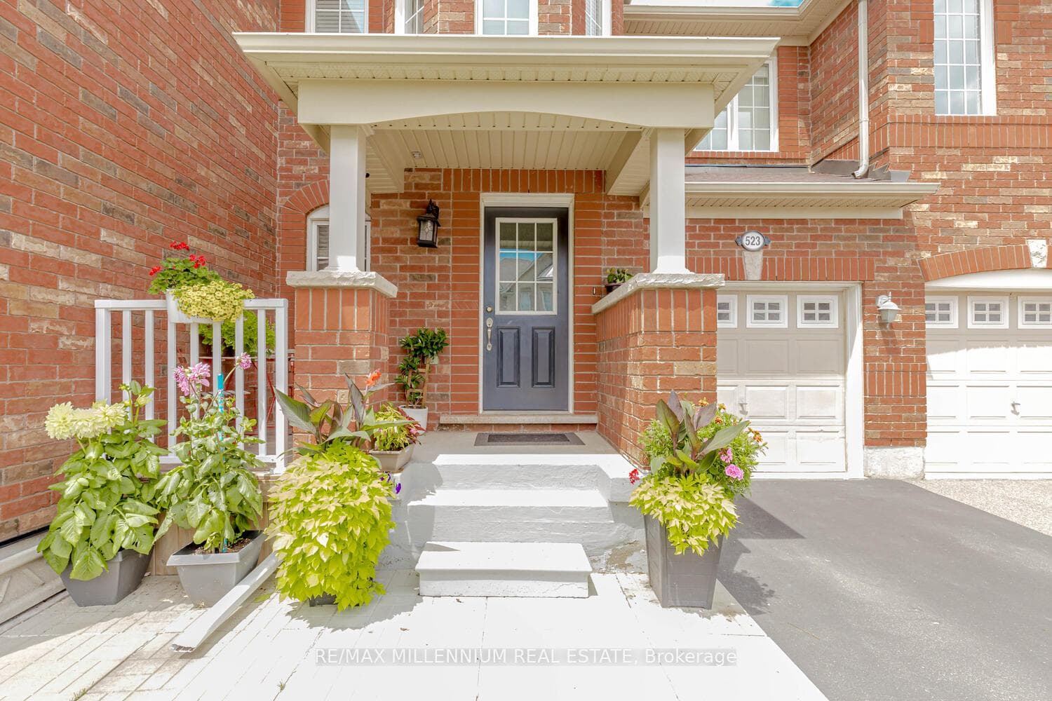 523 Mcferran Crescent photo 2