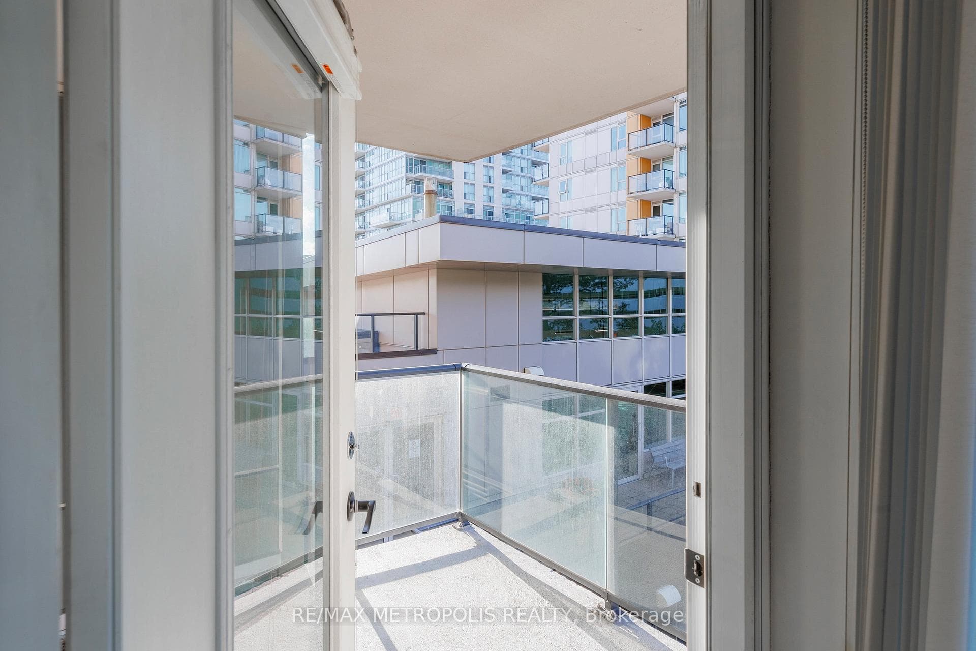 190 Borough Drive Unit 611 photo 11