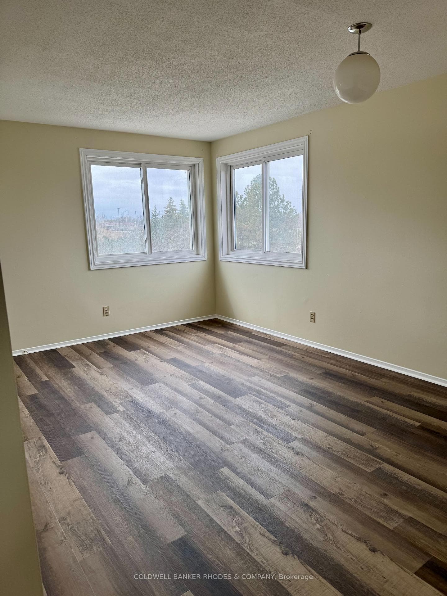 325 Centrum Boulevard Unit 302 photo 5