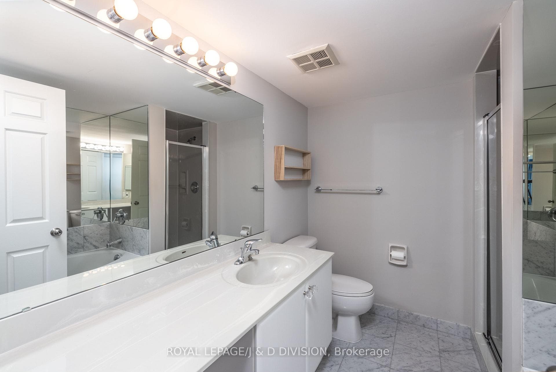 717 Bay Street Unit 1004 photo 23