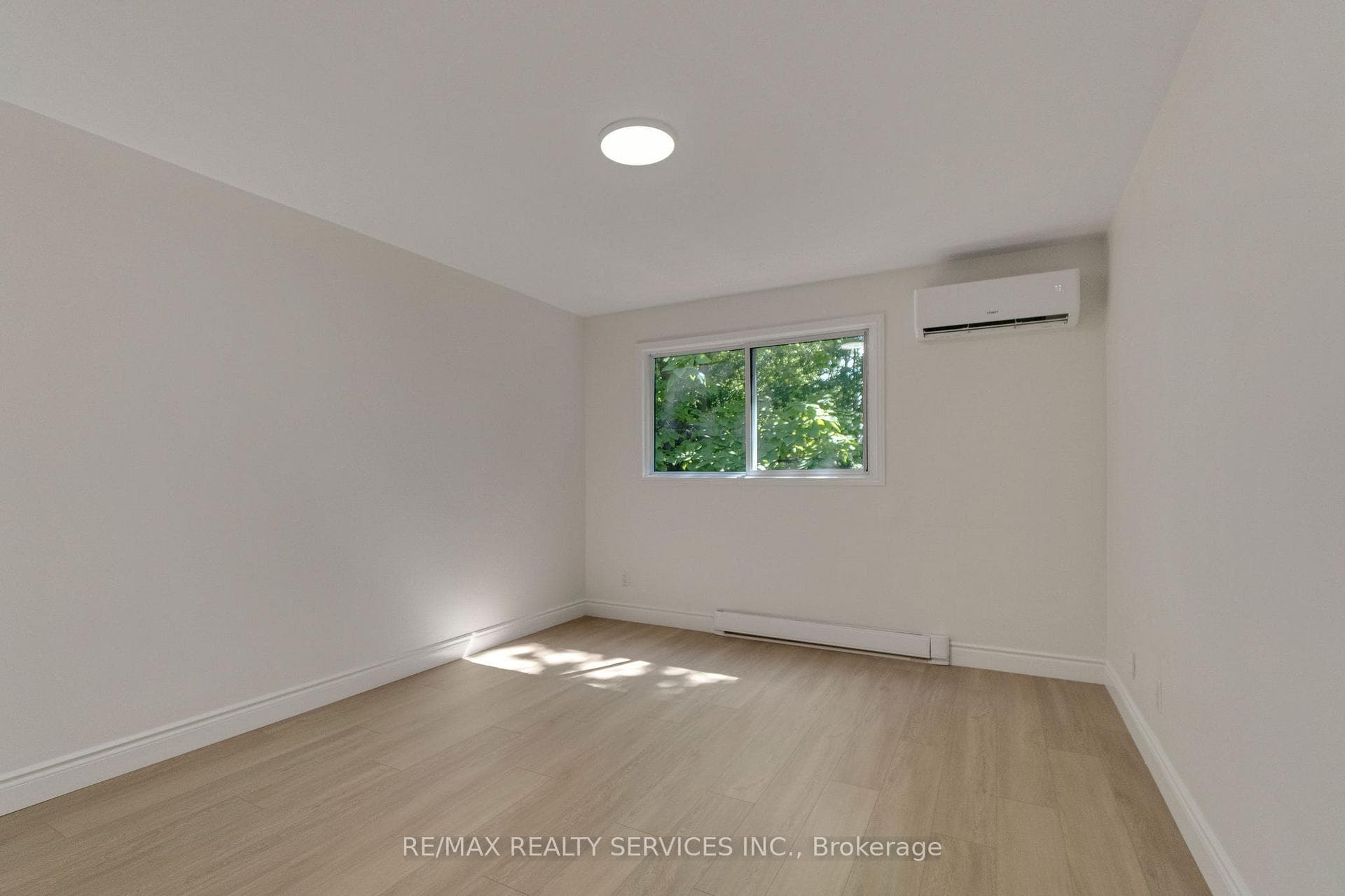 1140 Tavistock Drive Unit 8 photo 13