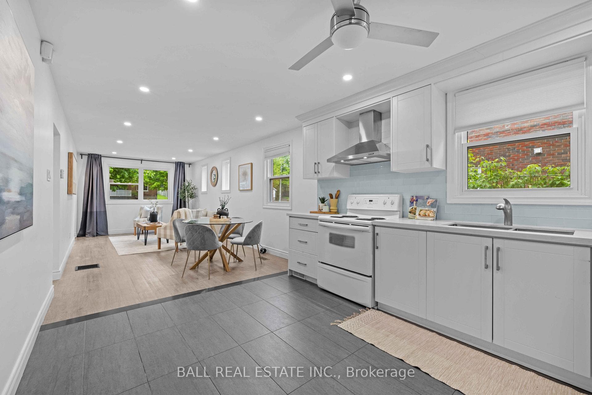 583 Reid Street photo 24