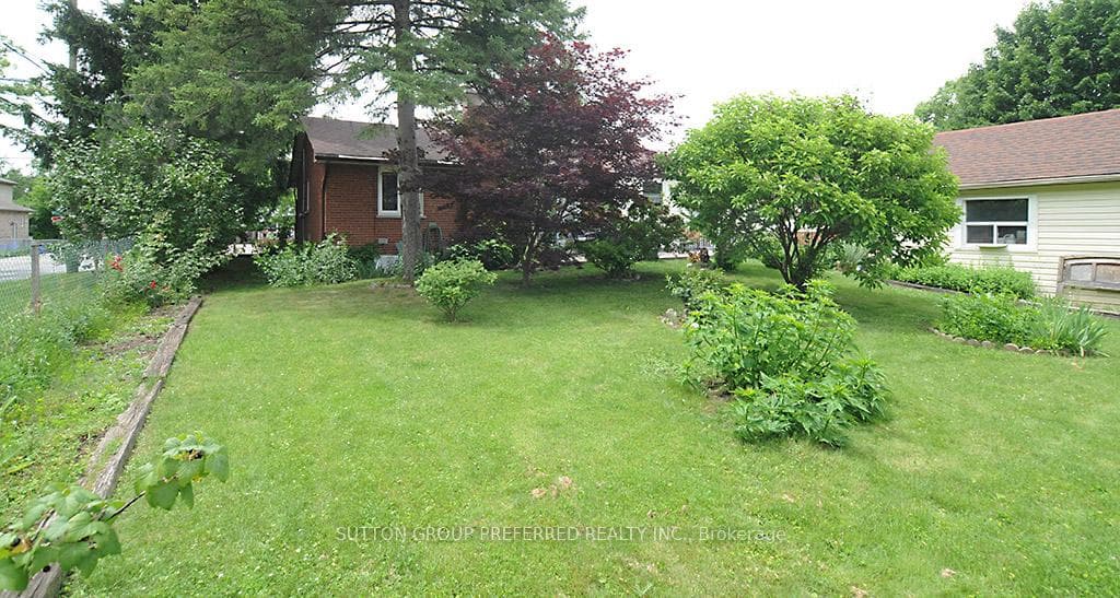 802 Phyllis Street photo 21