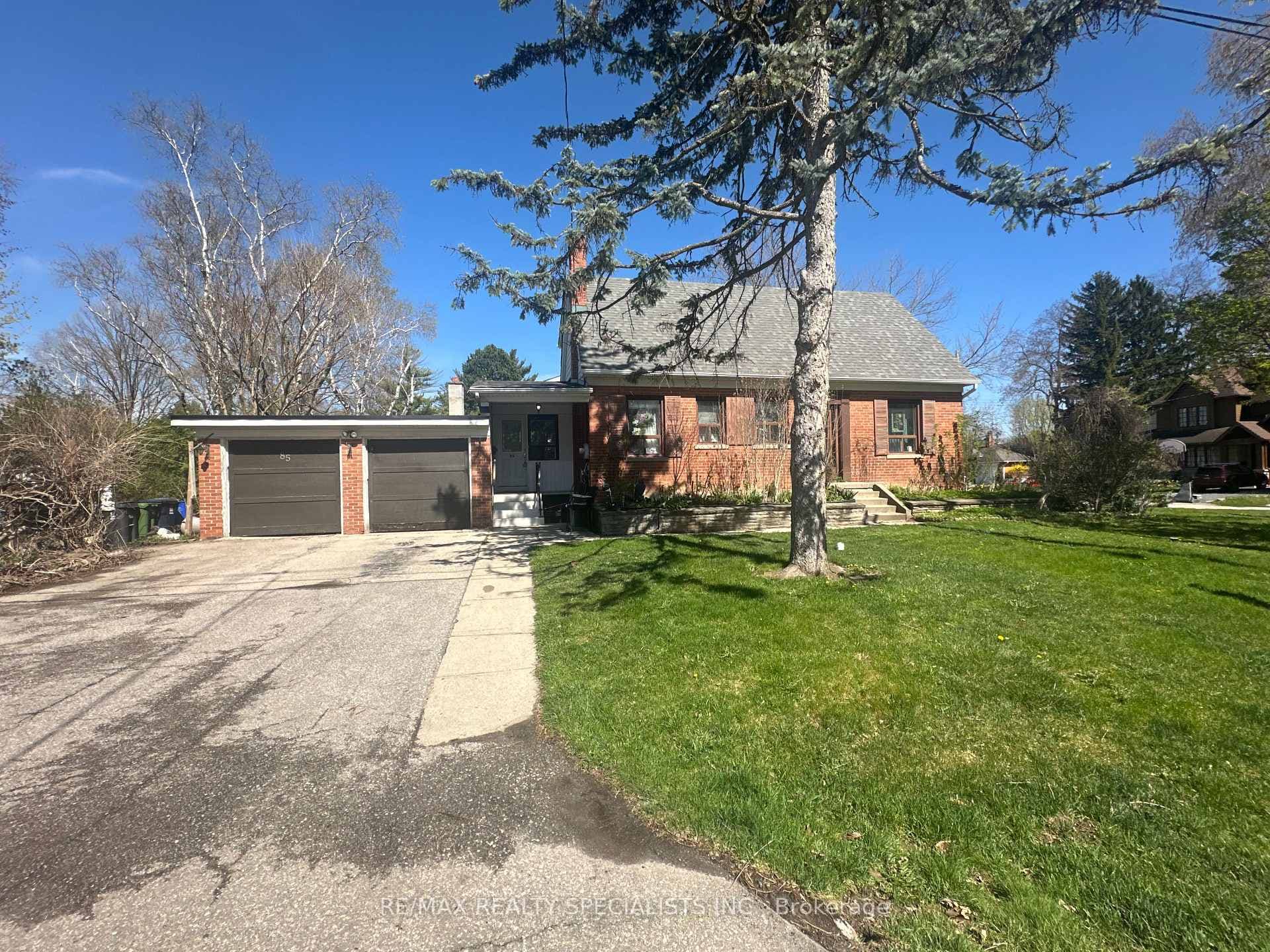 85 Allanbrooke Drive photo 1