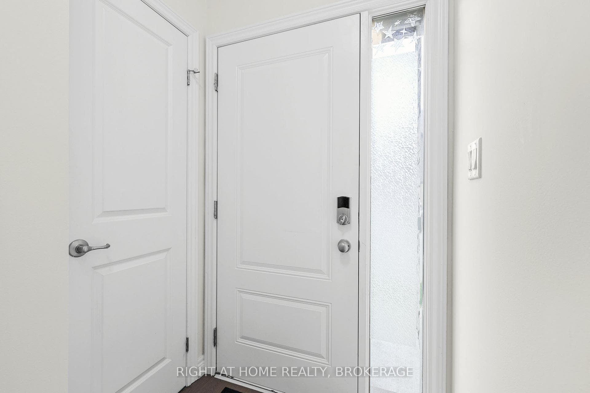 377 Glancaster Road Unit 3 photo 5