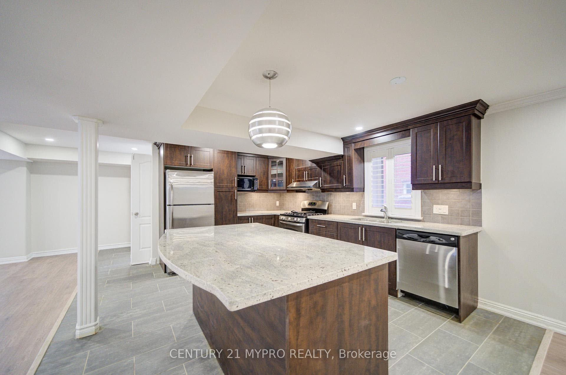64 Glengordon Crescent photo 35