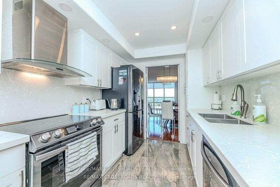 205 Wynford Drive Unit 2004 photo 14