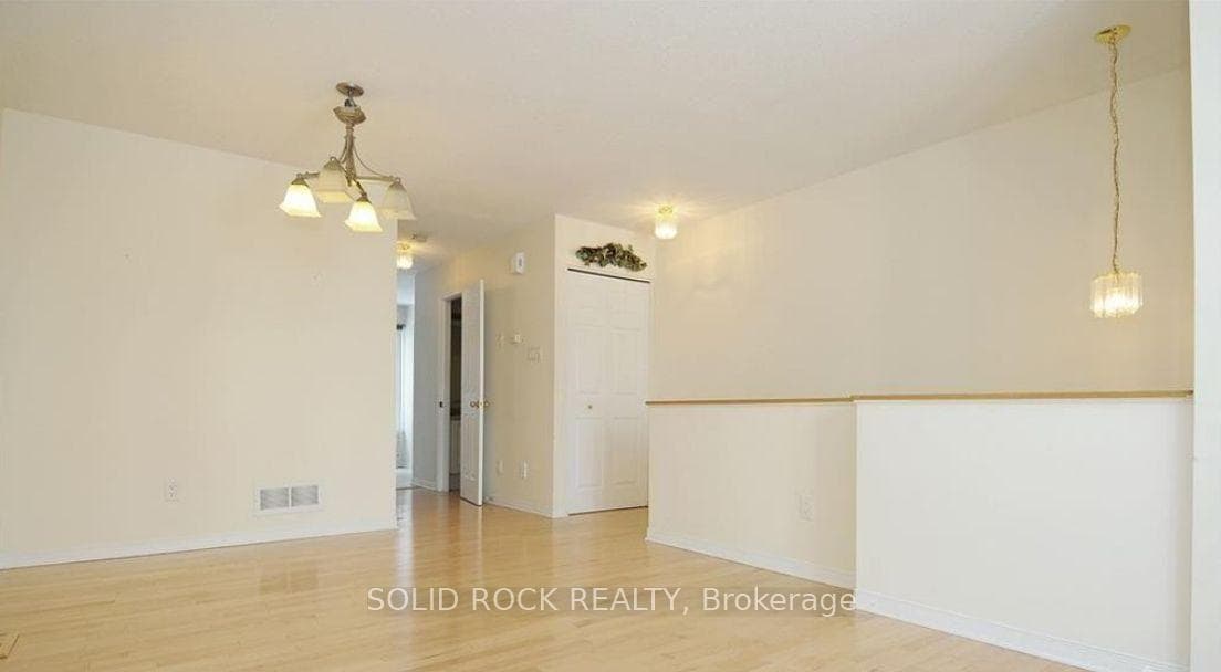 314 GOTHAM Place photo 3