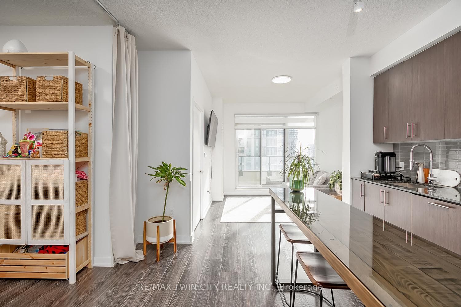 4085 PARKSIDE VILLAGE Drive Unit 1808 photo 1