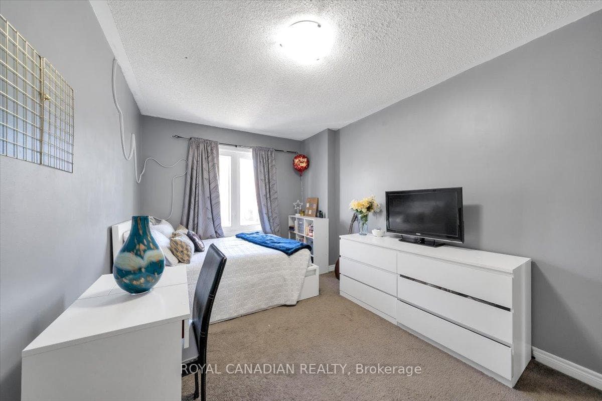 47 Smales Drive photo 25