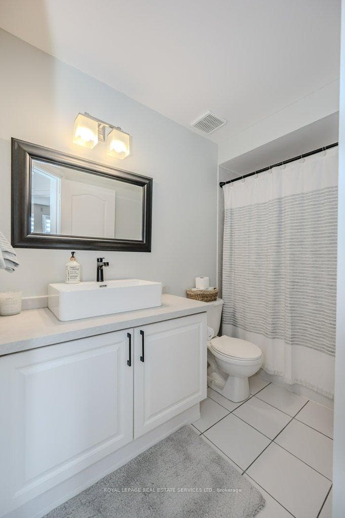 Spa-Inspired Four-Piece Main Bathroom