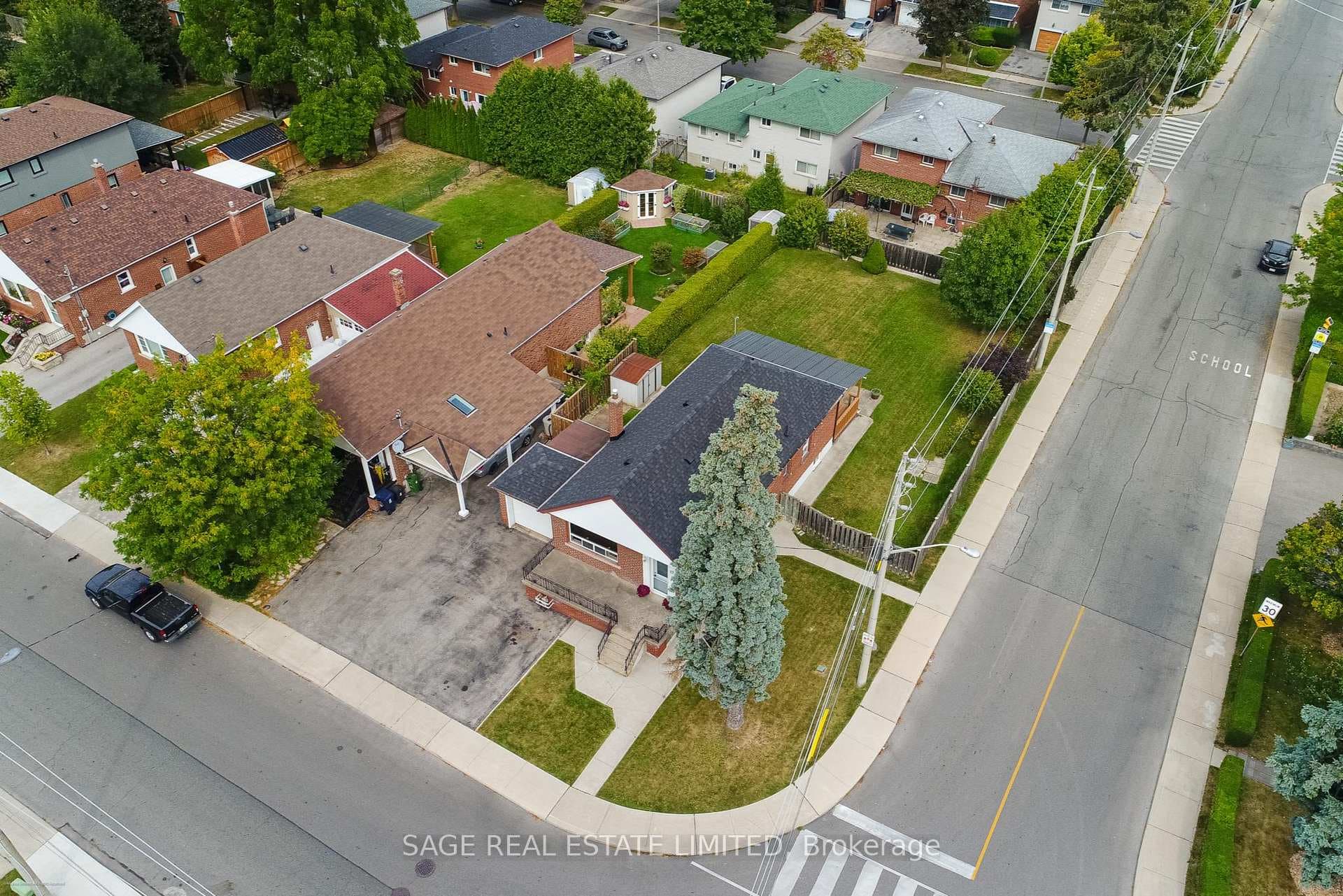 17 Elmont Drive photo 3