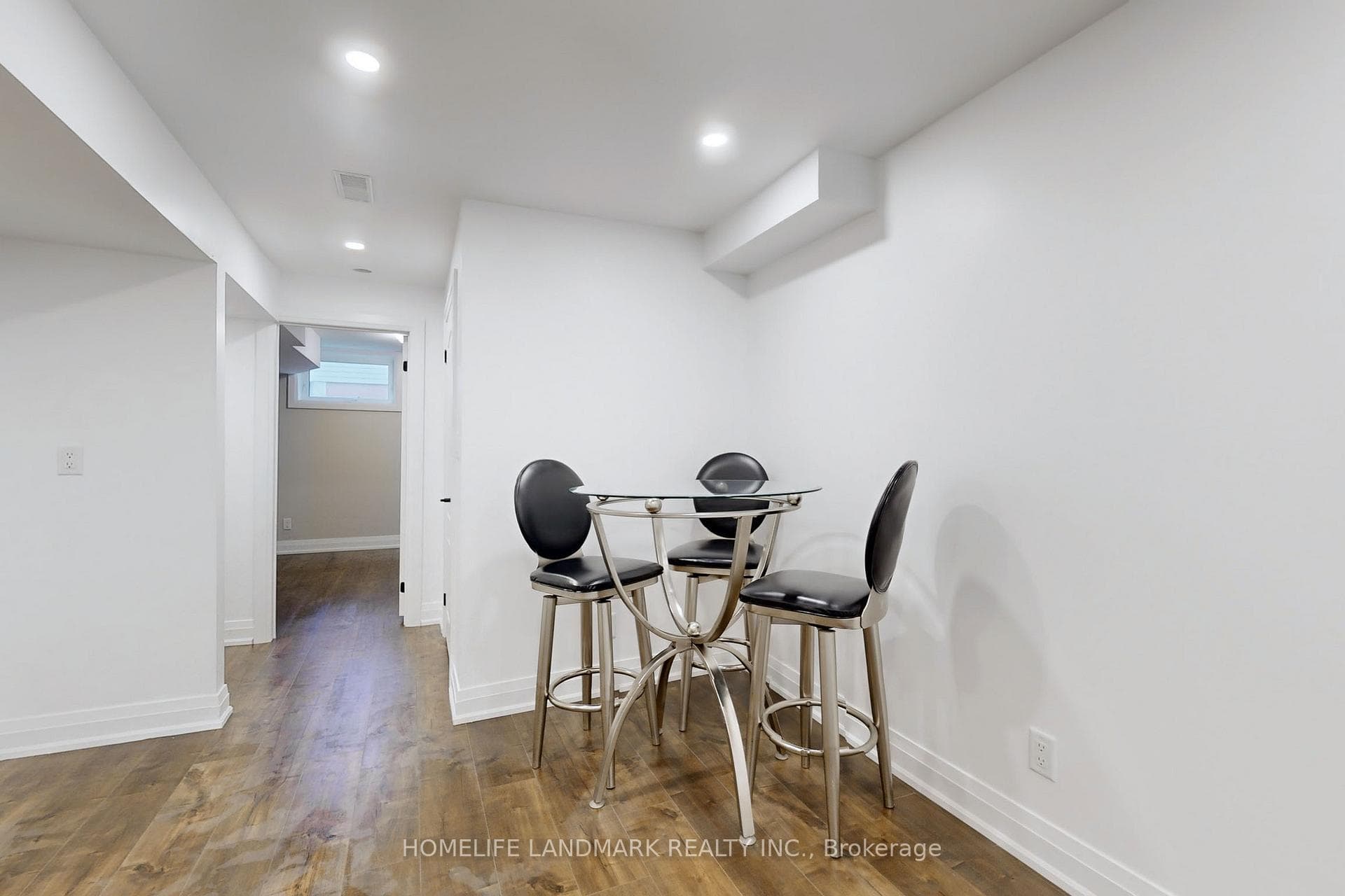1661 Mount Albert Road Unit Unit 2 photo 8