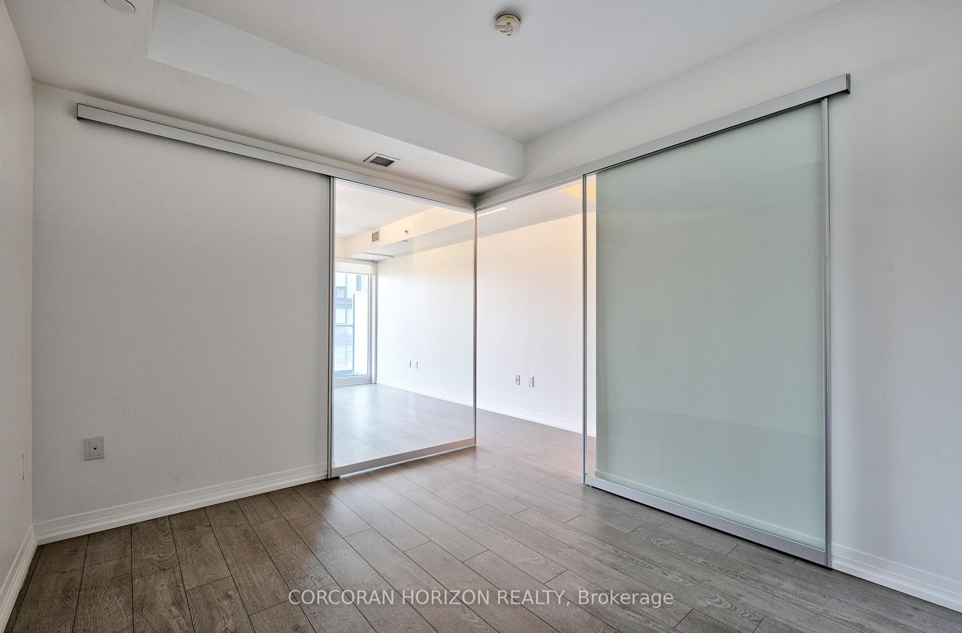 251 Jarvis Street Unit 627 photo 8