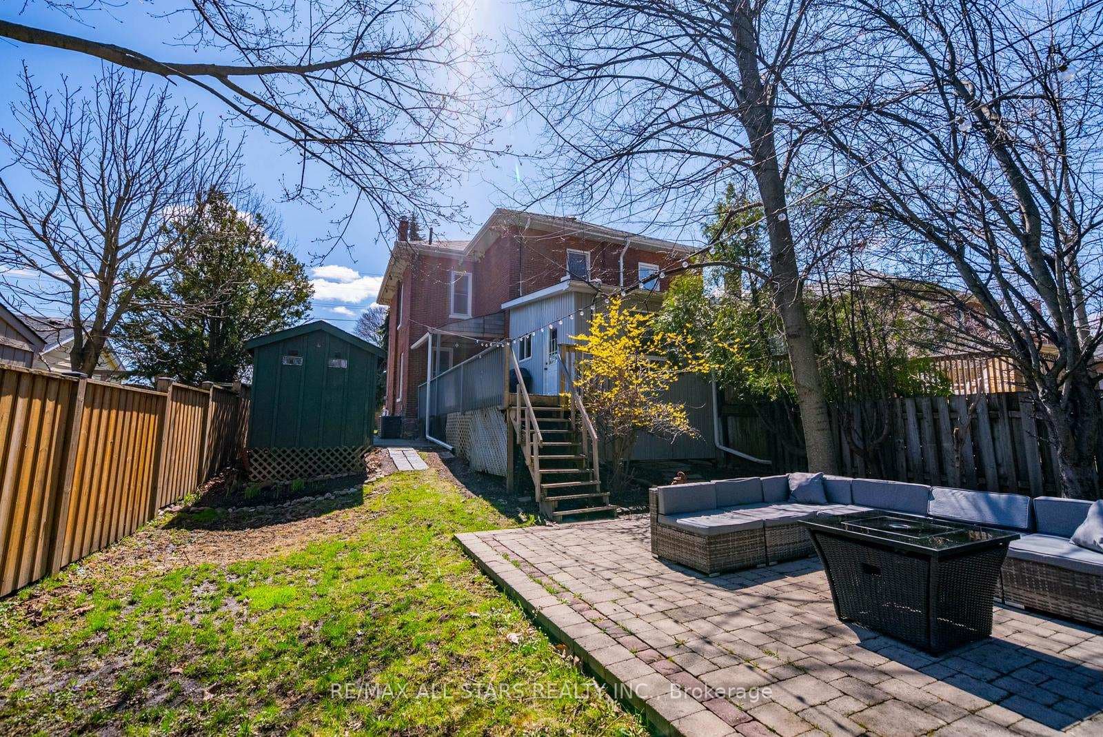 32 Wellington Street photo 42
