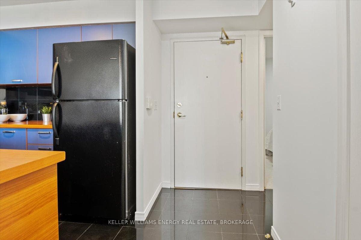 55 Harrison Garden Boulevard Unit 1204 photo 3