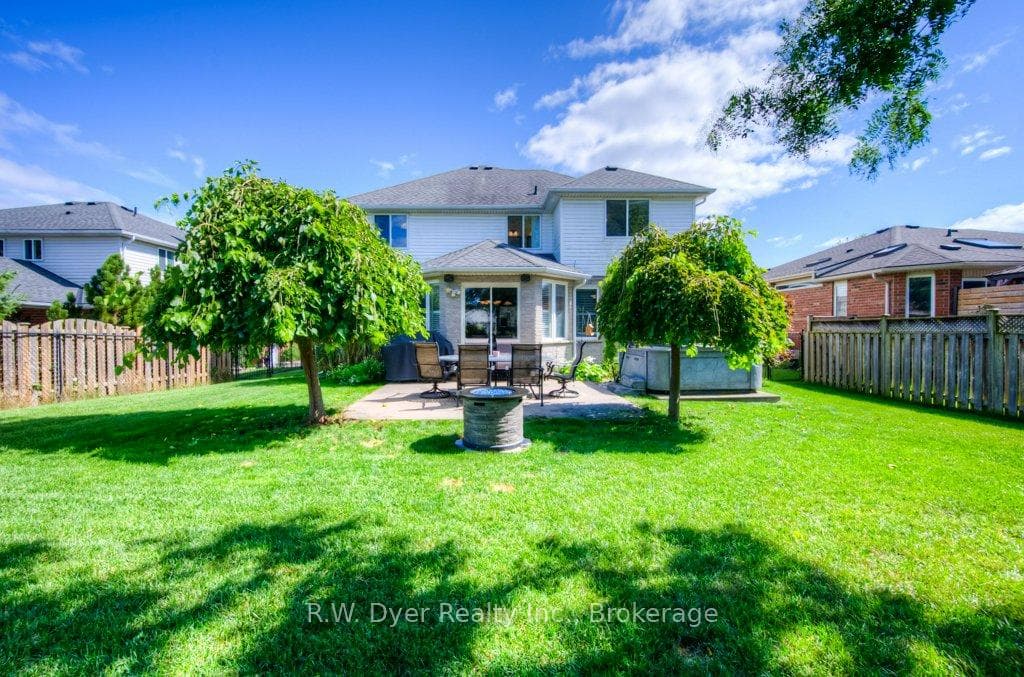 12 Hale Court photo 32