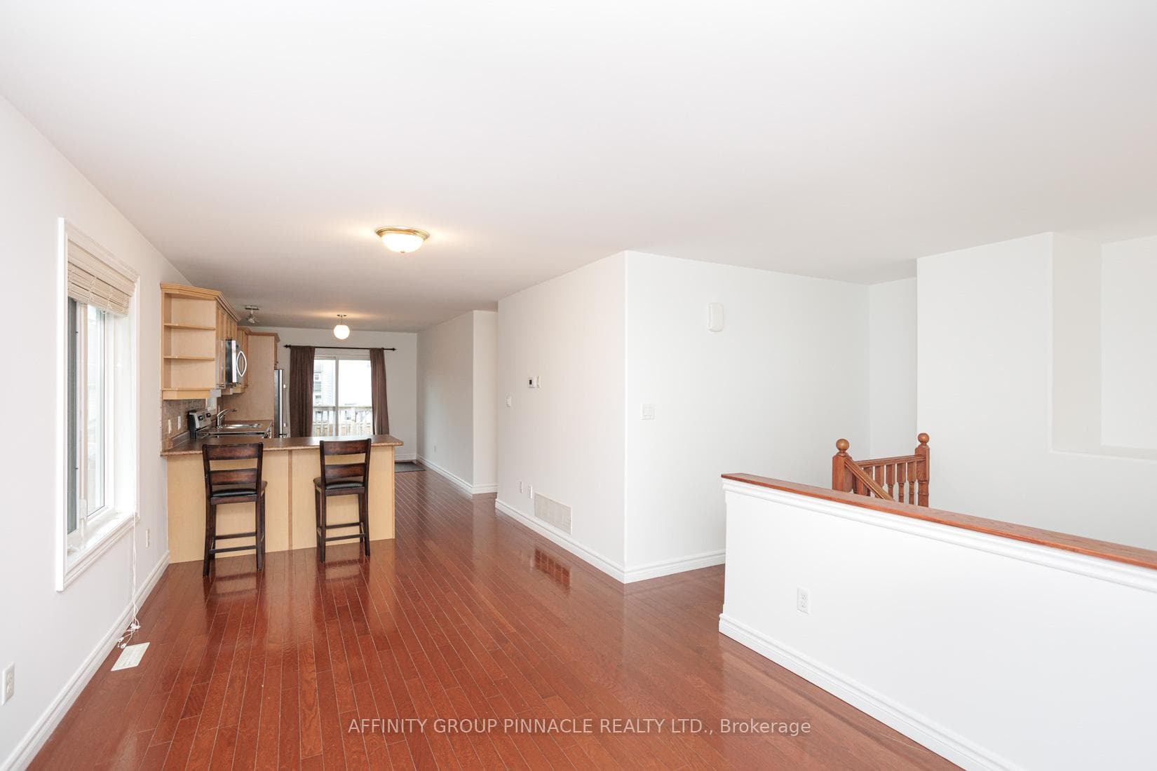 104 Adelaide Street photo 7