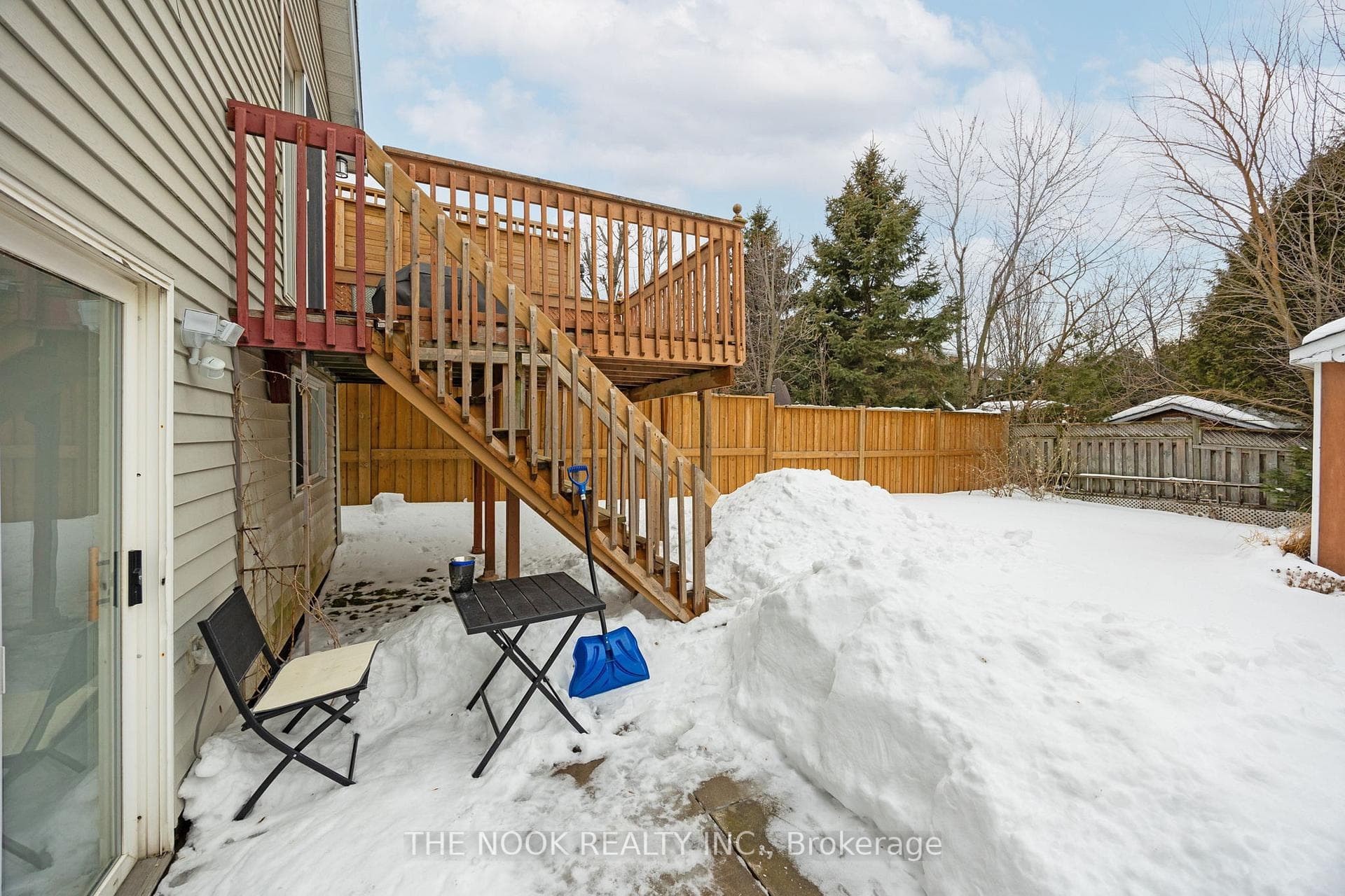 1246 Dartmoor Street photo 33