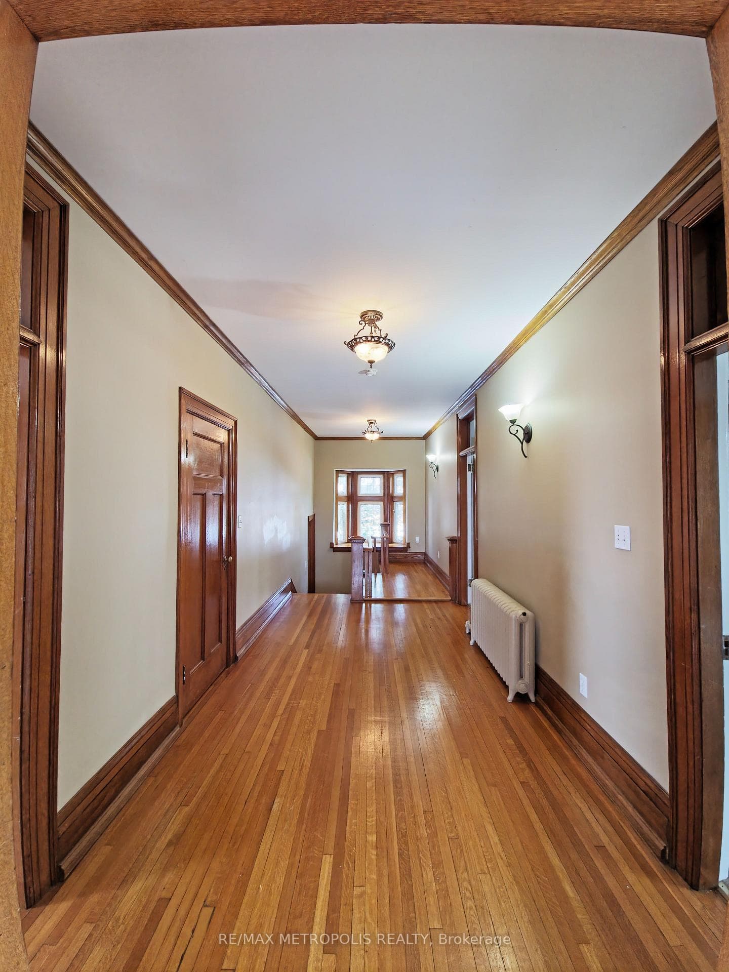 1110 Simcoe Street Unit Upper #2 photo 4