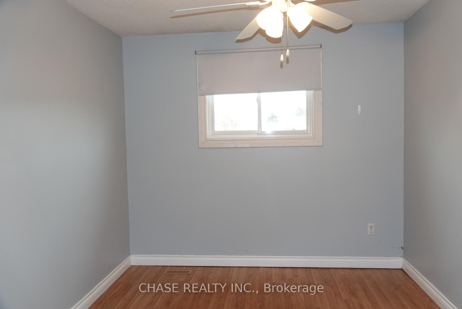 5475 Lakeshore Road Unit 9 photo 4