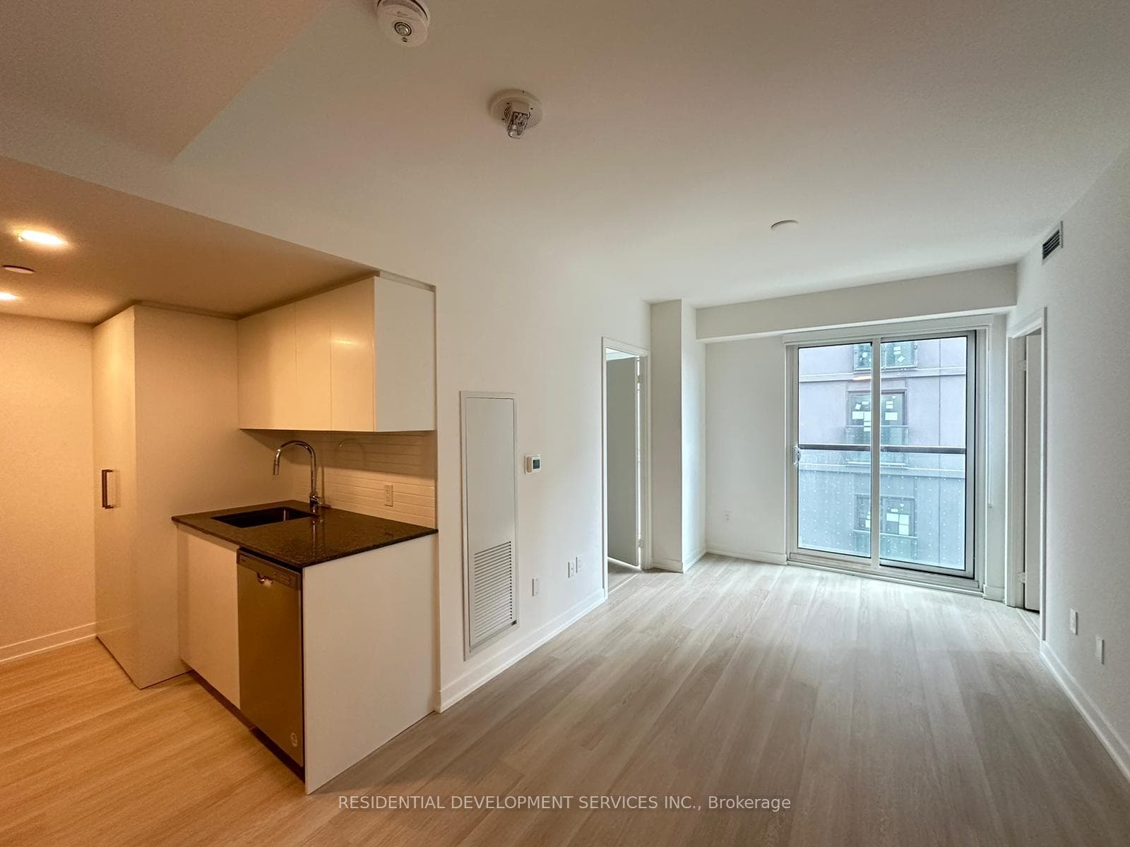500 Wilson Avenue Unit 605 photo 3