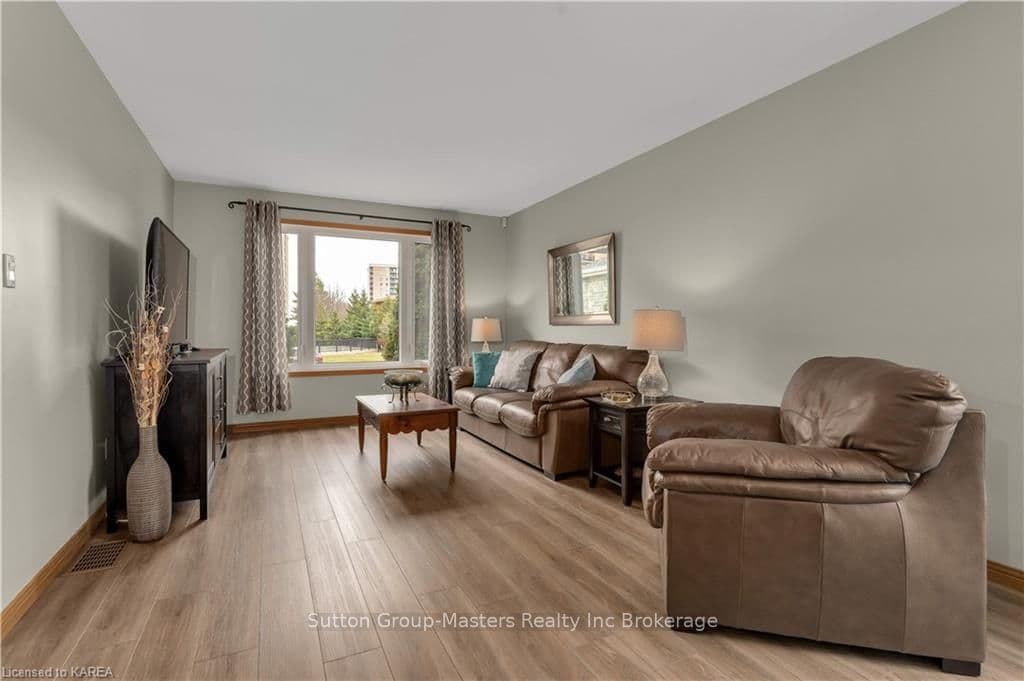 977 NOTTINGHILL Avenue photo 3