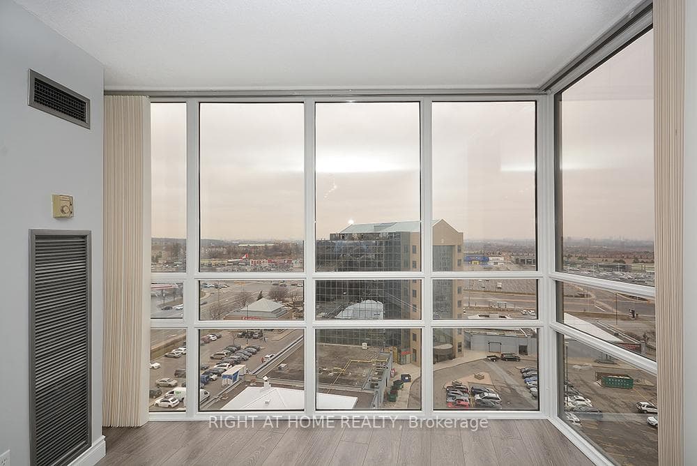 50 Eglinton Avenue Unit 1204 photo 9