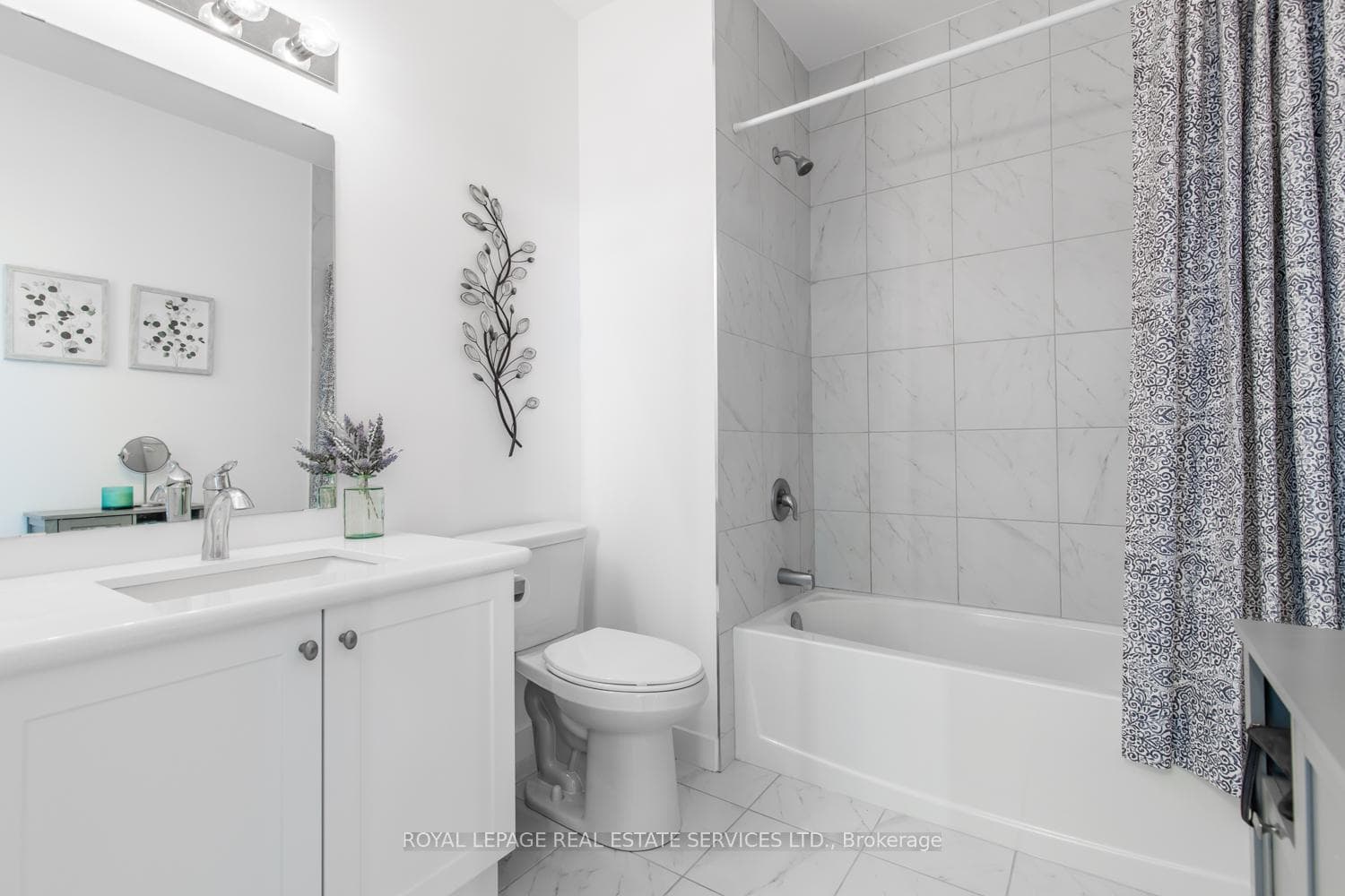 460 Dundas Street Unit 519 photo 29