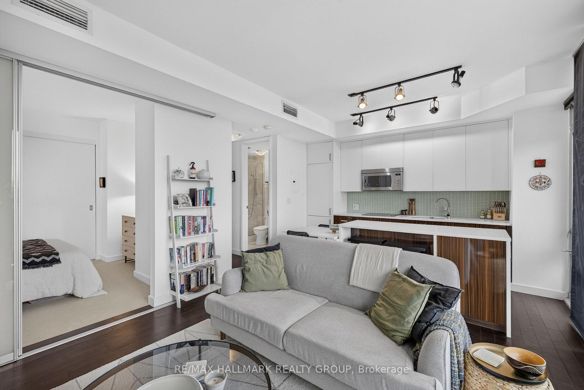 201 Parkdale Avenue Unit 408 photo 12