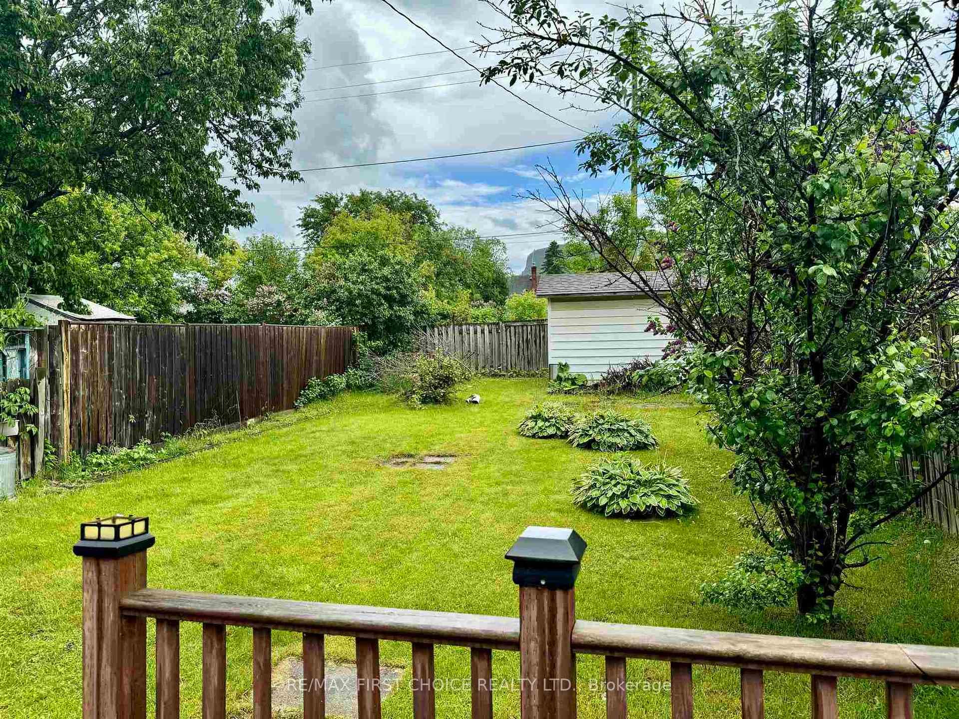 264 Amelia Street photo 21