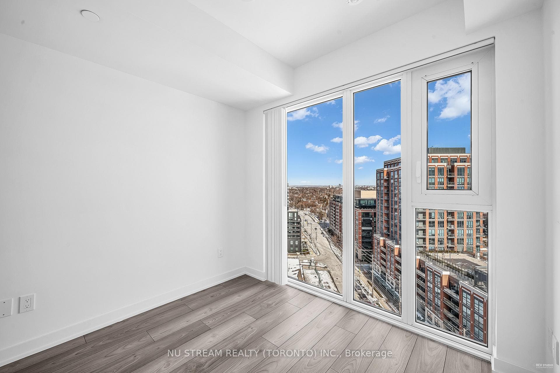 8 Tippett Road Unit 1405 photo 13