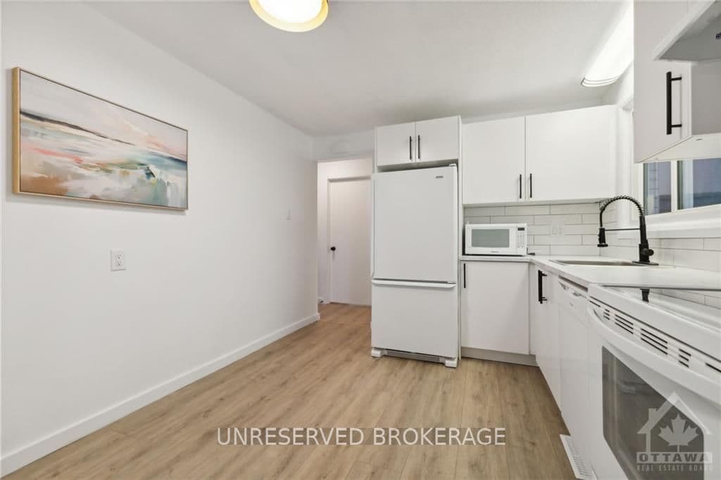 1126 ELMLEA Drive photo 4
