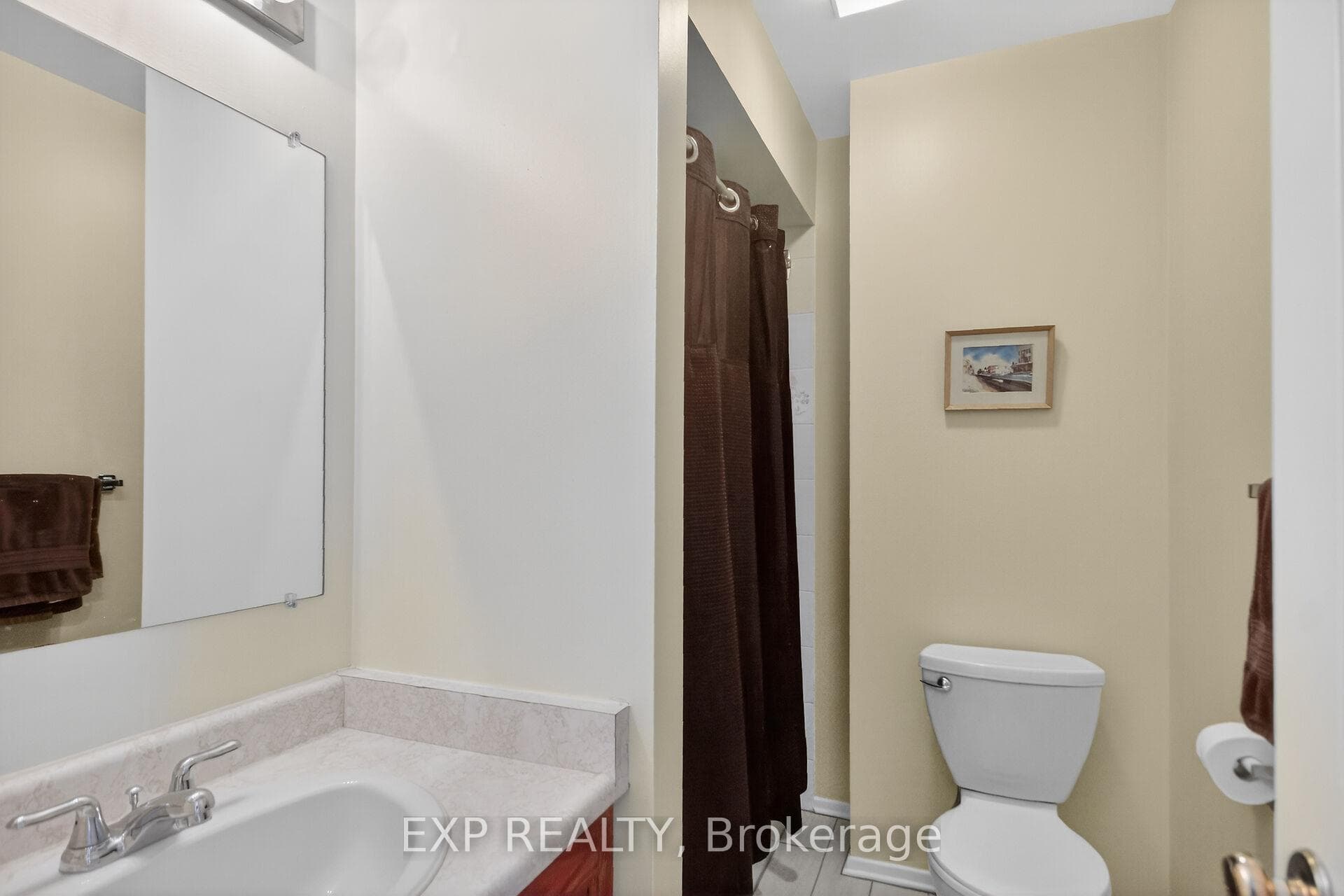2nd level full bath