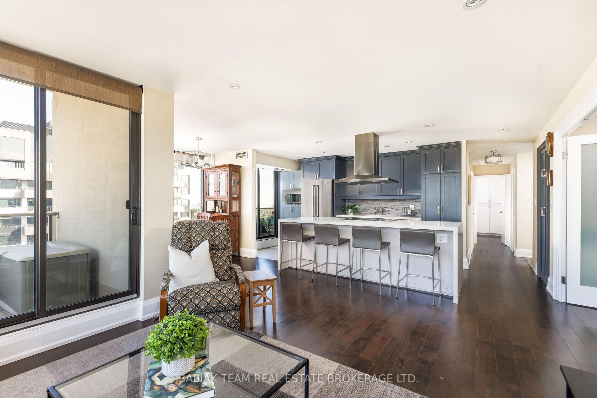 50 Quebec Avenue Unit Ph 7 photo 6