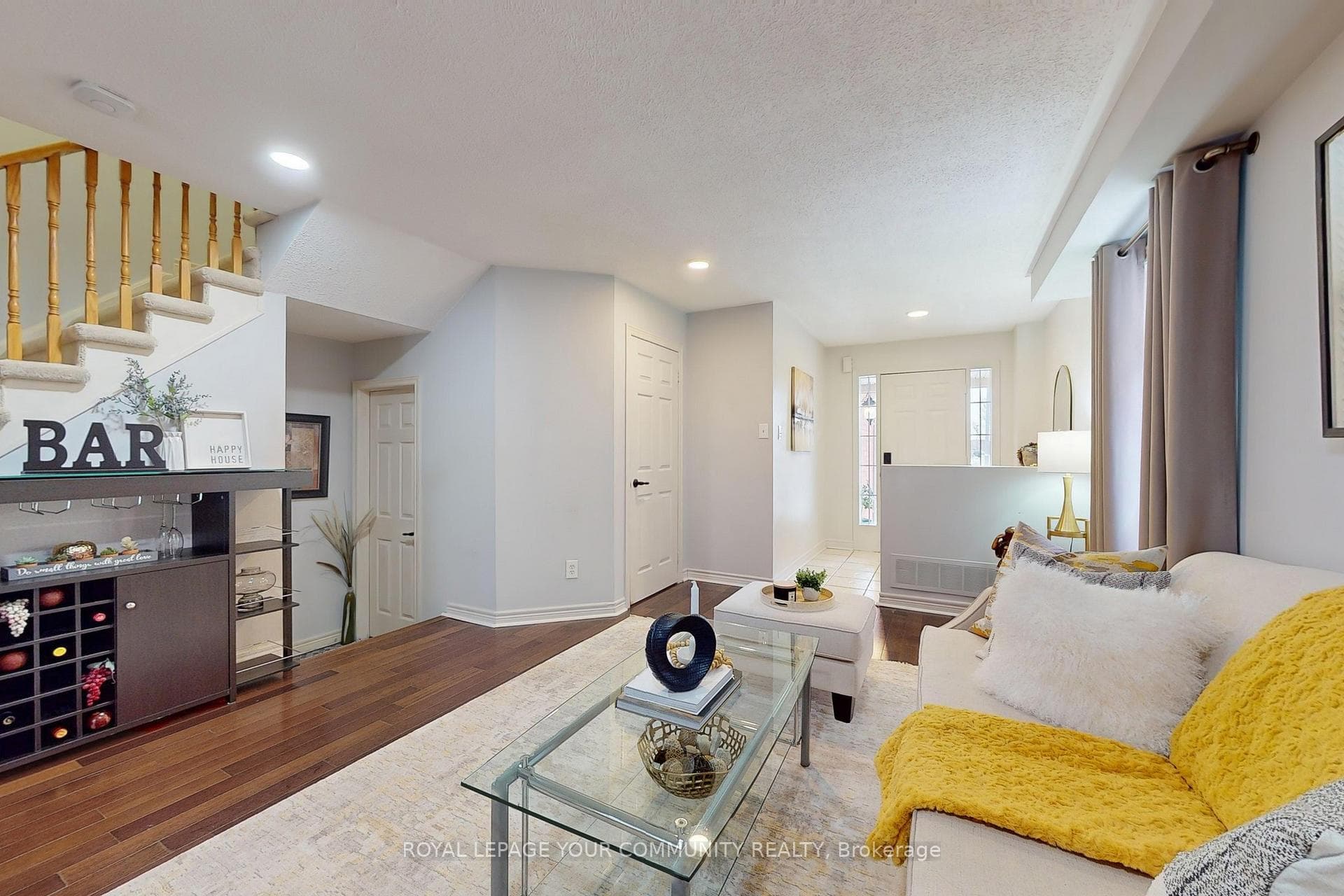 287 Hollandview Trail photo 7