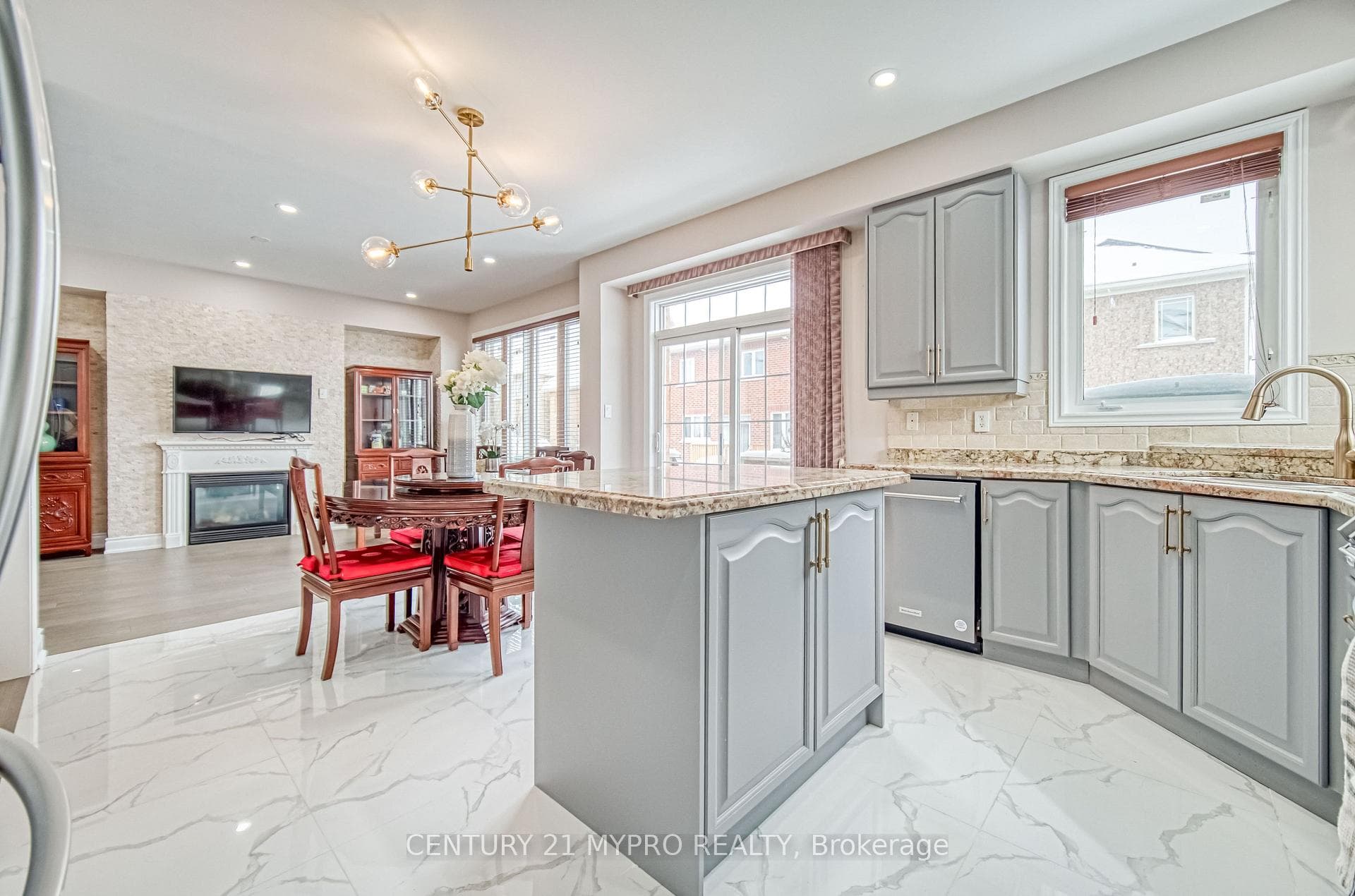 72 Vandervoort Drive photo 14