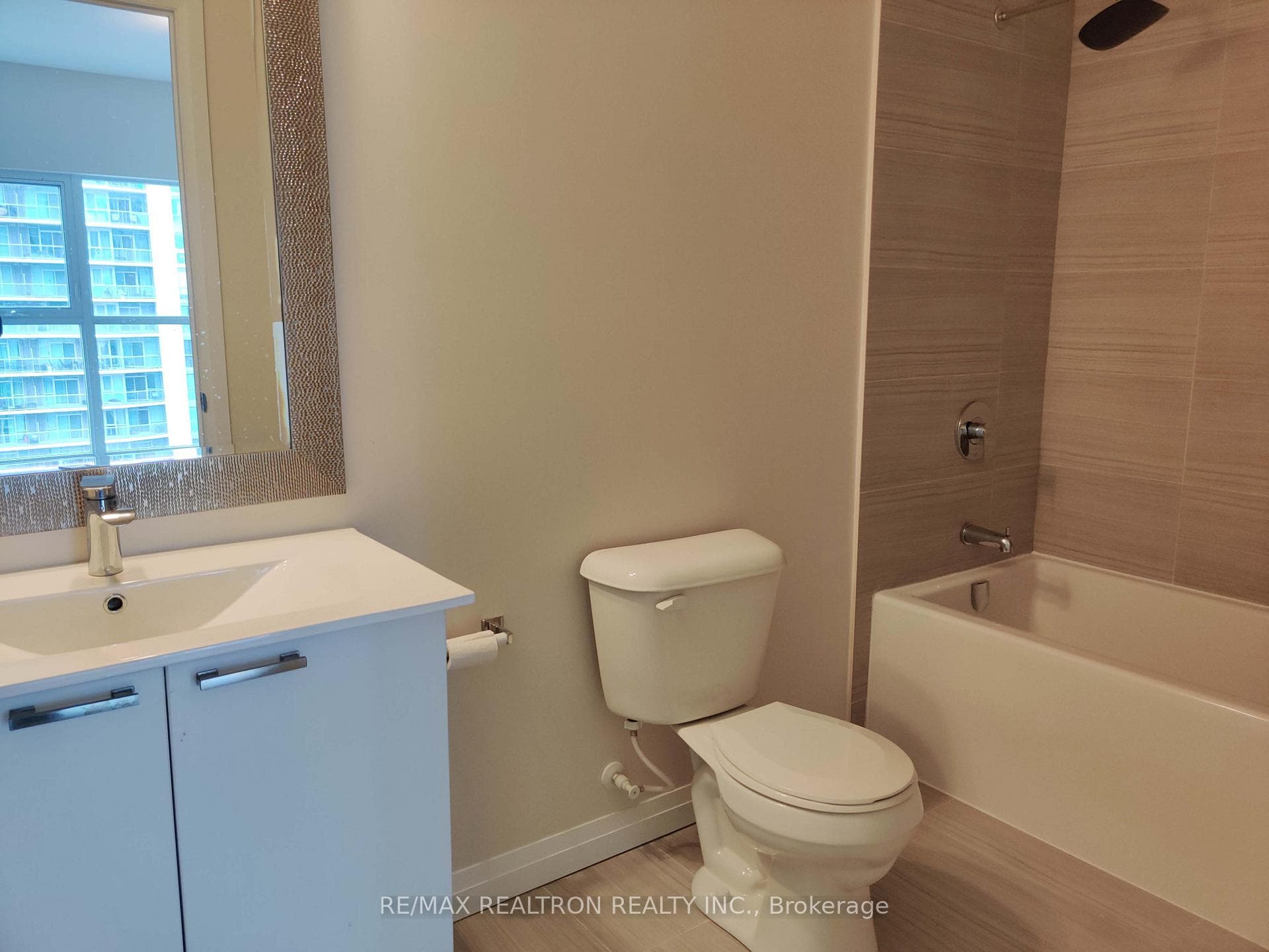 2152 Lawrence Avenue Unit 902 photo 15
