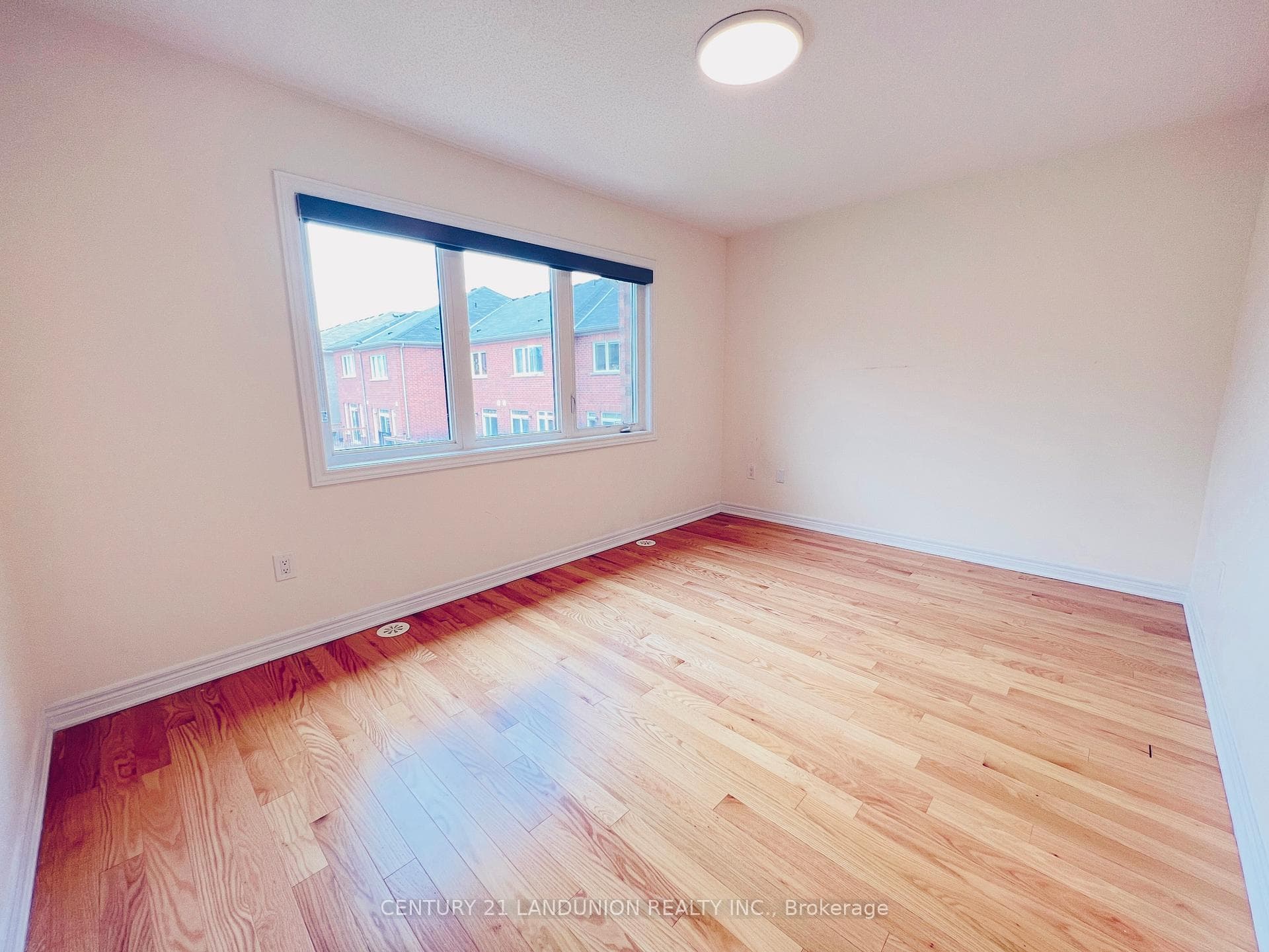 160 Dundas Way photo 9