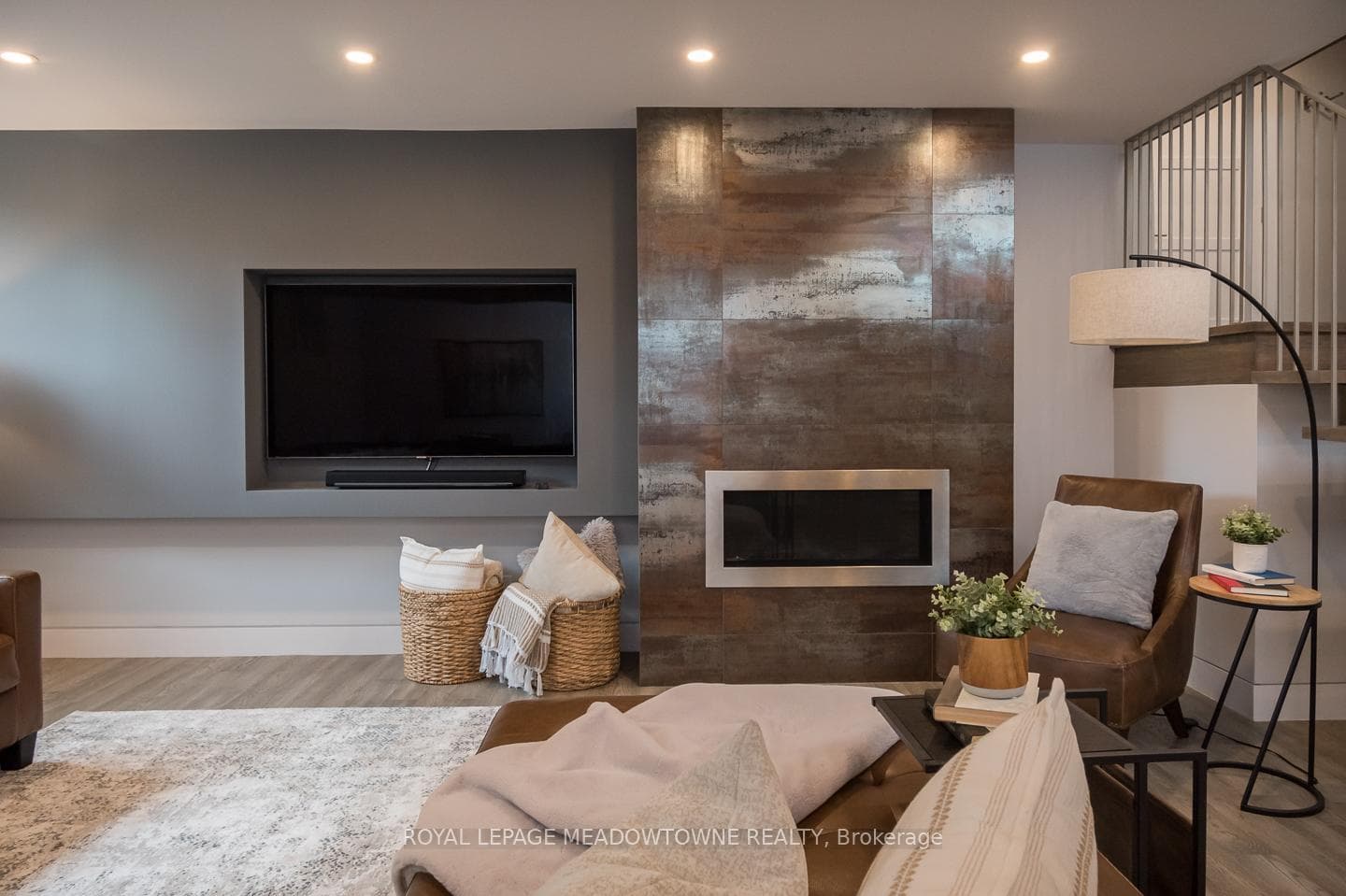 Stunning Stone wall focal point & modern fireplace