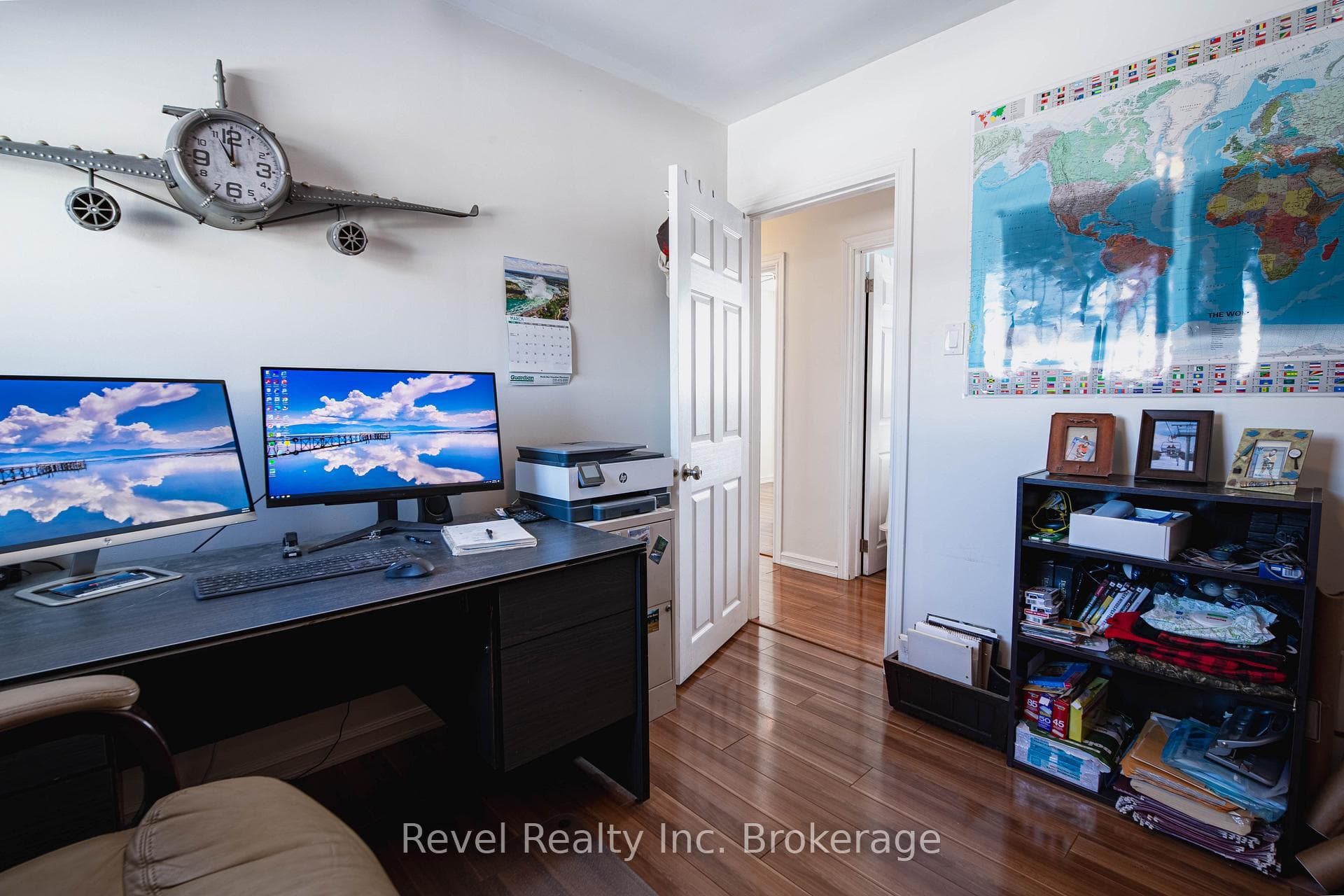 372 Mckenzie Avenue photo 20