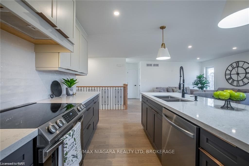 735 CRESCENT Road photo 9