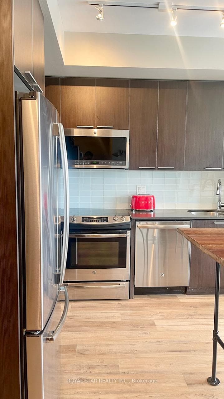 10 Park Lawn Road Unit 3208 photo 6