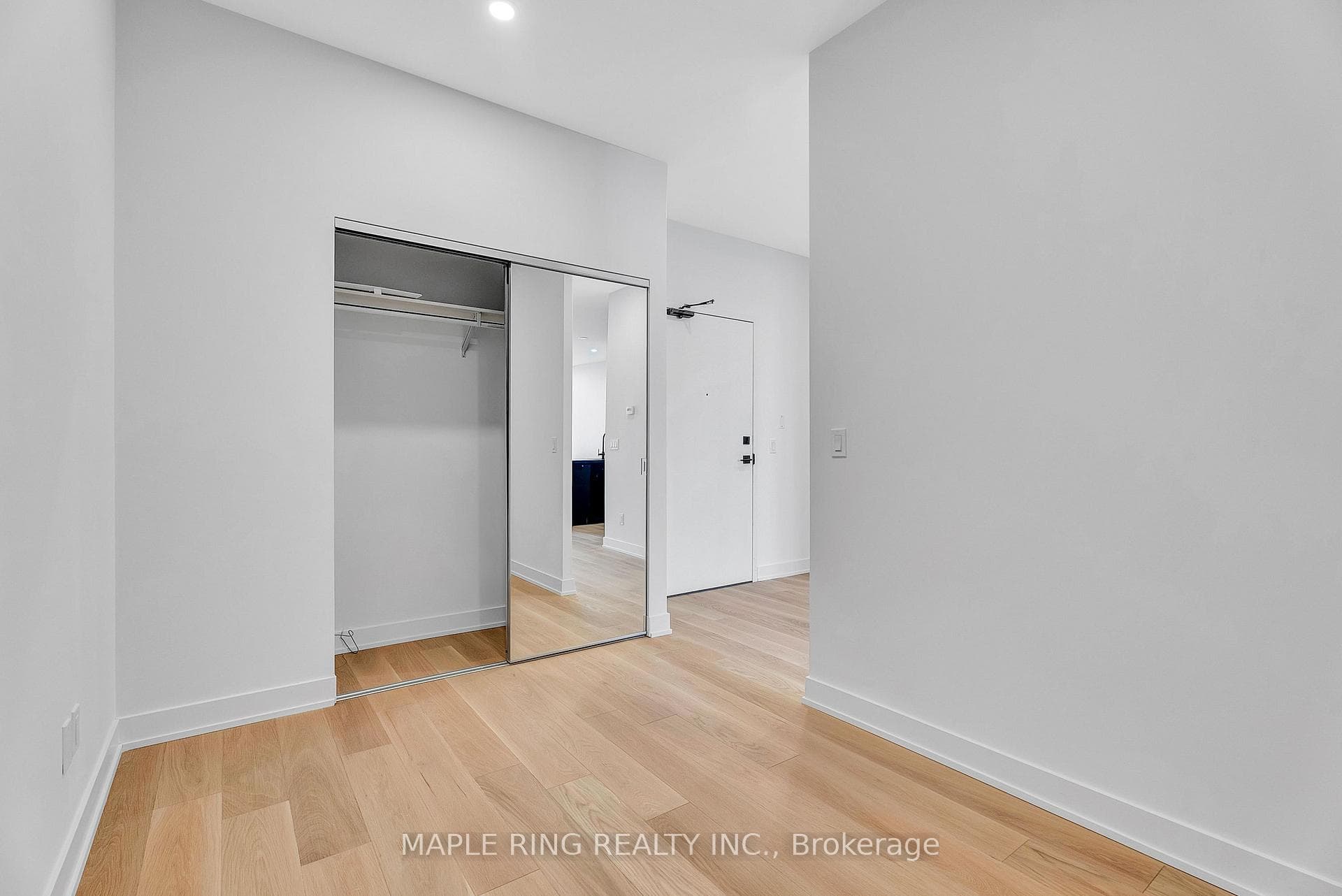 2485 Taunton Road Unit 113 photo 15