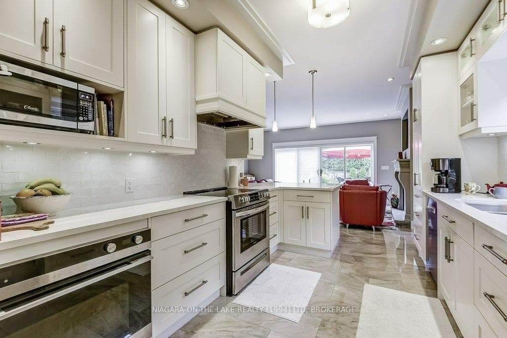 15 Meritage Lane Unit 8 photo 10