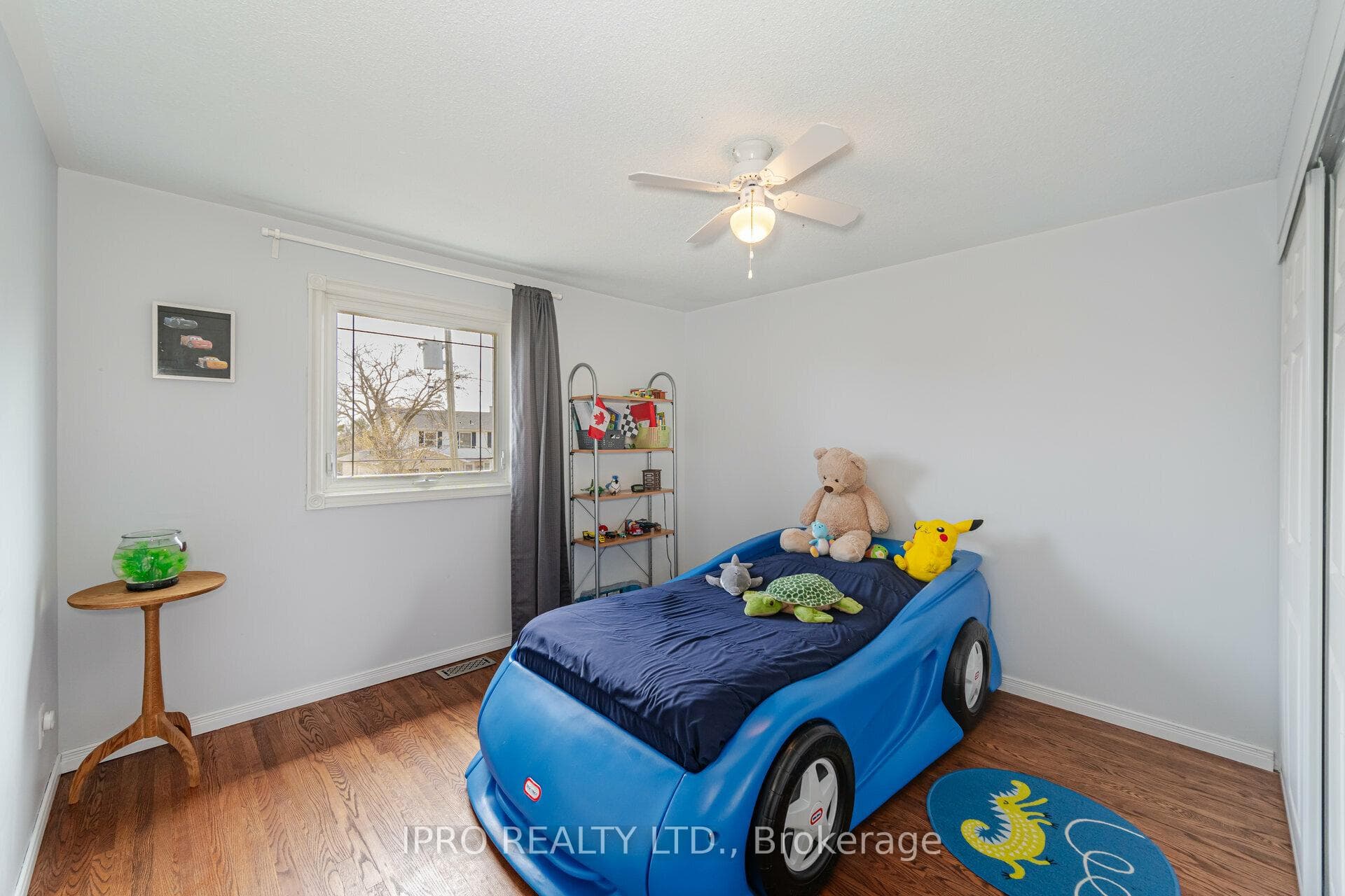 10 Eden Place photo 20