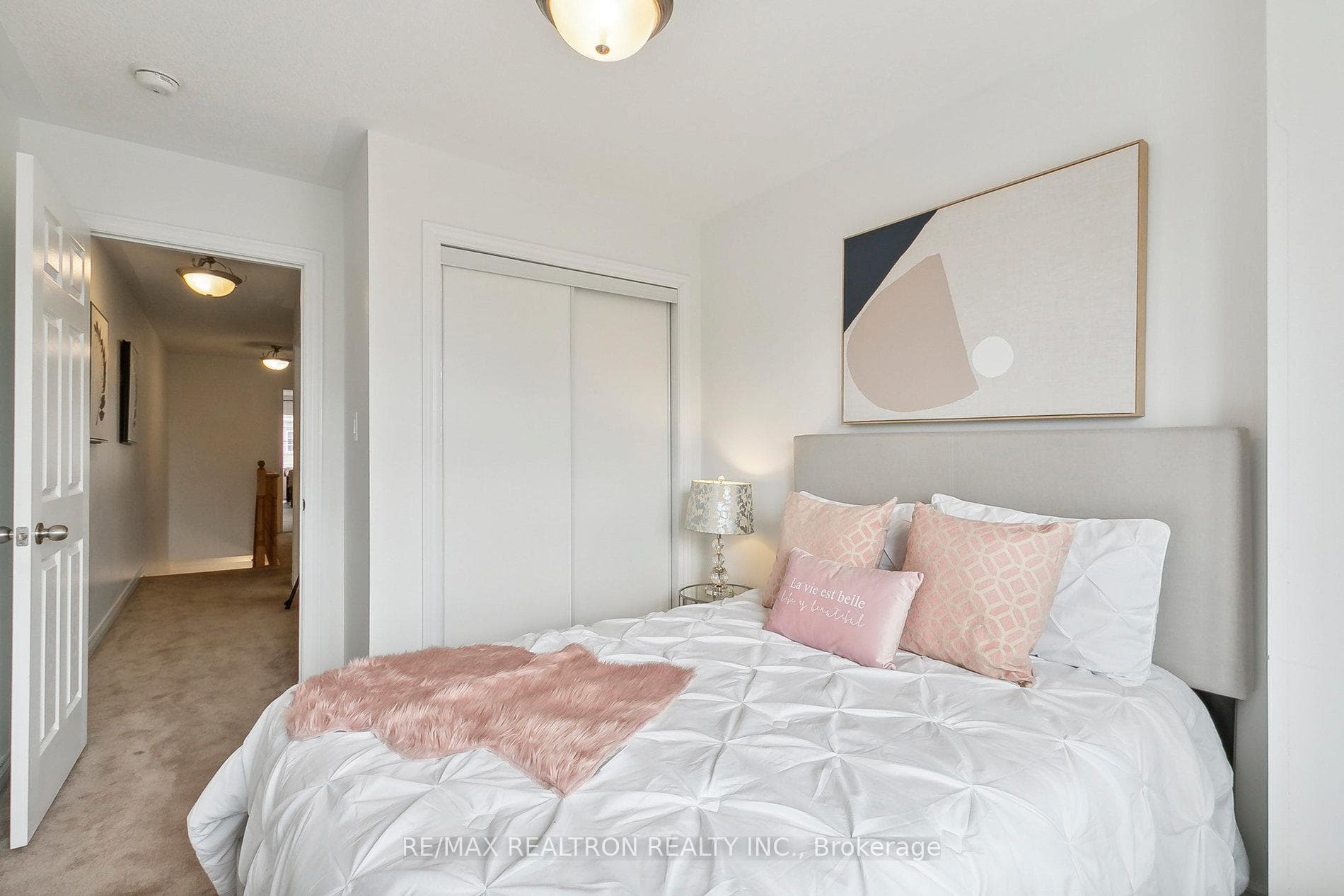 3644A St Clair Avenue photo 20