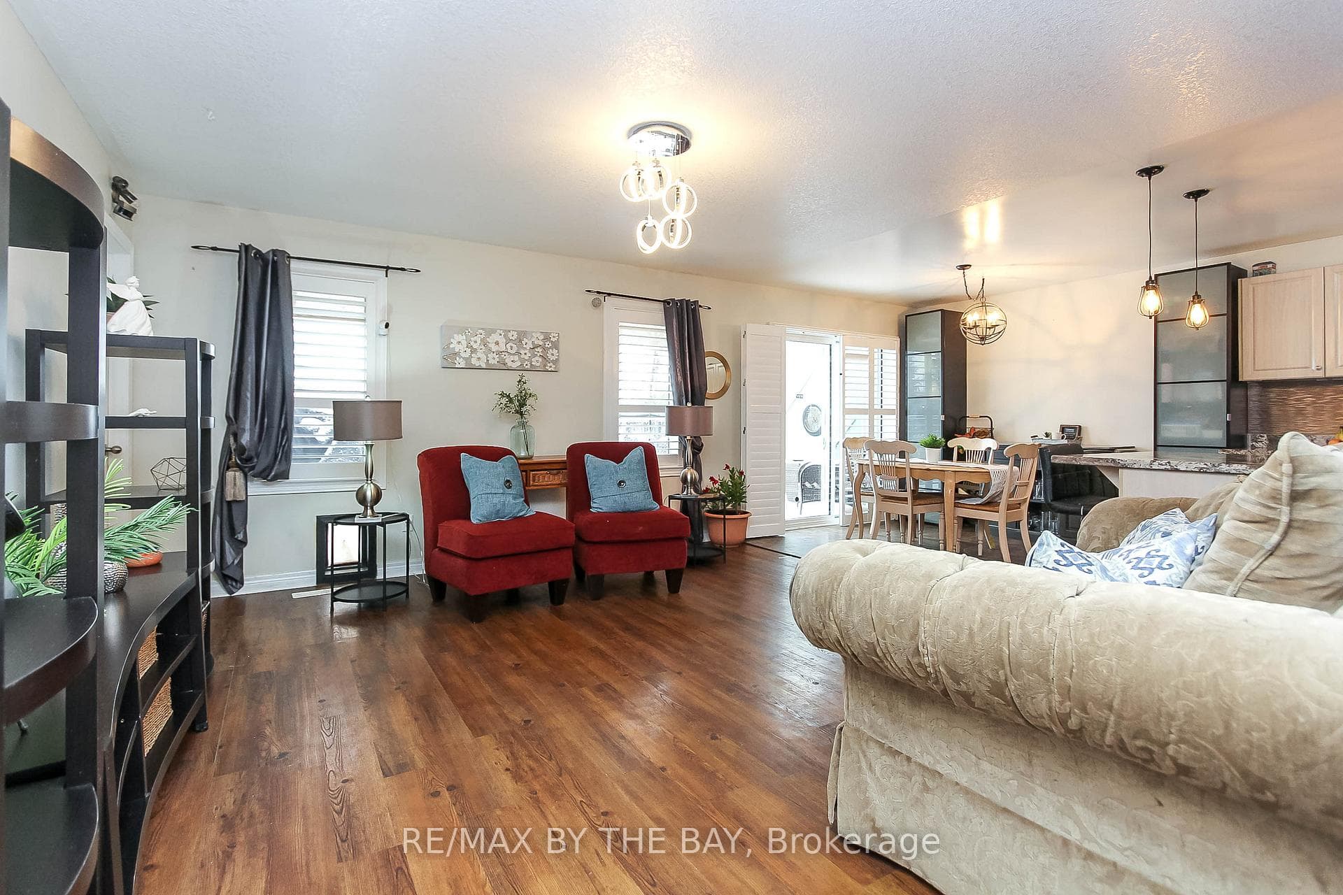 138 Constance Boulevard photo 4